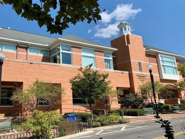 Photo of the library from Allen Street